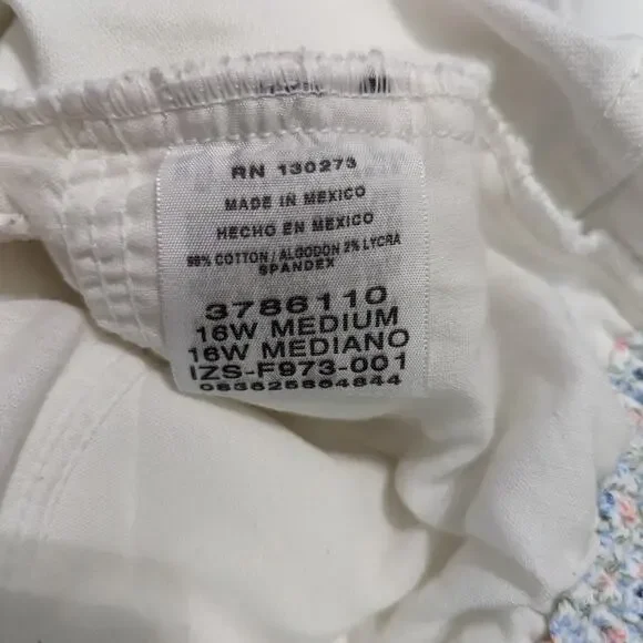 Lee Women's Plus Size Elastic At The Waist White Denim Shorts Size 16W - Picture 4 of 5